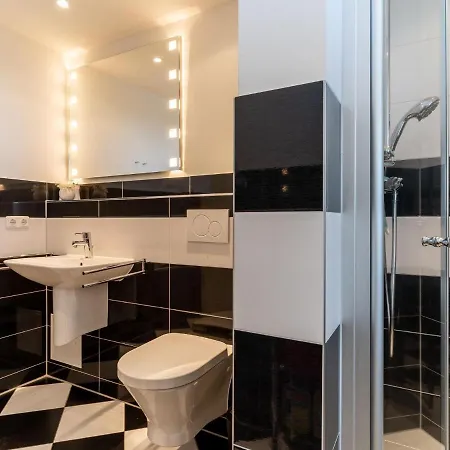 In In A Fantastic Location Apartment *